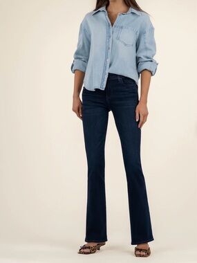 Kut from the Kloth Natalie Mid Rise Flare Dark Wash Jeans Size 2